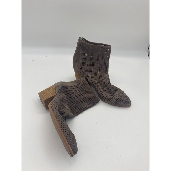 JEFFREY CAMPBELL Jenelle Taupe Suede Laser Cut Heel Bootie Womens SZ 9 Point Toe - Picture 7 of 8